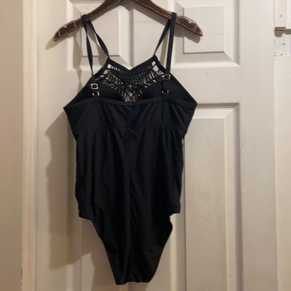 Athena - Picture 4 of 10